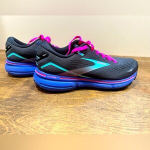 Excellent Condition Women’s Brooks Ghost 15 Size 8